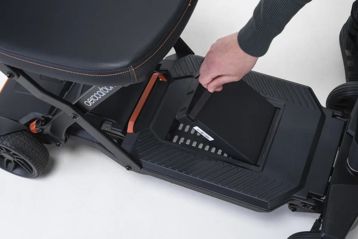 AeroCarbon battery and seat detail
